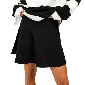New Boohoo Crepe Skater Skirt Size 2 XS 14.5” Length Waist 20.5” - 22”